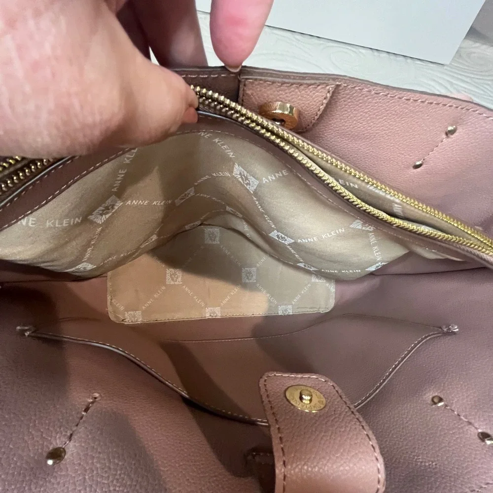 Anne Klein Dusty Rose Pink Pebbled Tote Bag‎ with Matching Pouch Gold Hardware